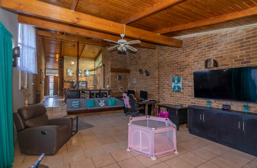 3 Bedroom Property for Sale in Wilgenhof Free State